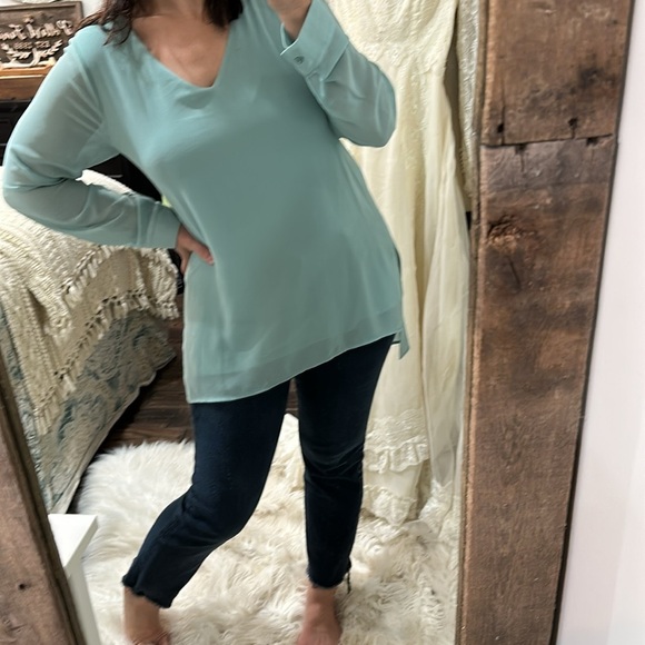 Soft Surroundings Light green V-Neck Tunic size large - Picture 3 of 7